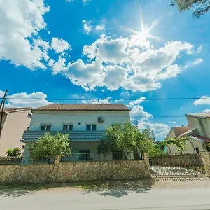 https://apartments-brekalo.hotelinzadar.com